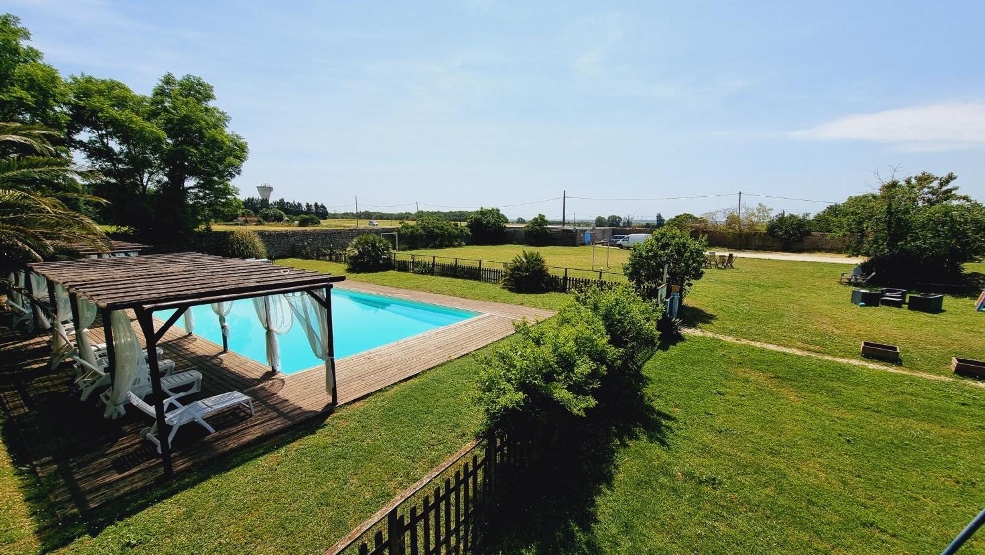 Domaine De Rochebonne Vila Saint-Just-Luzac Exterior foto