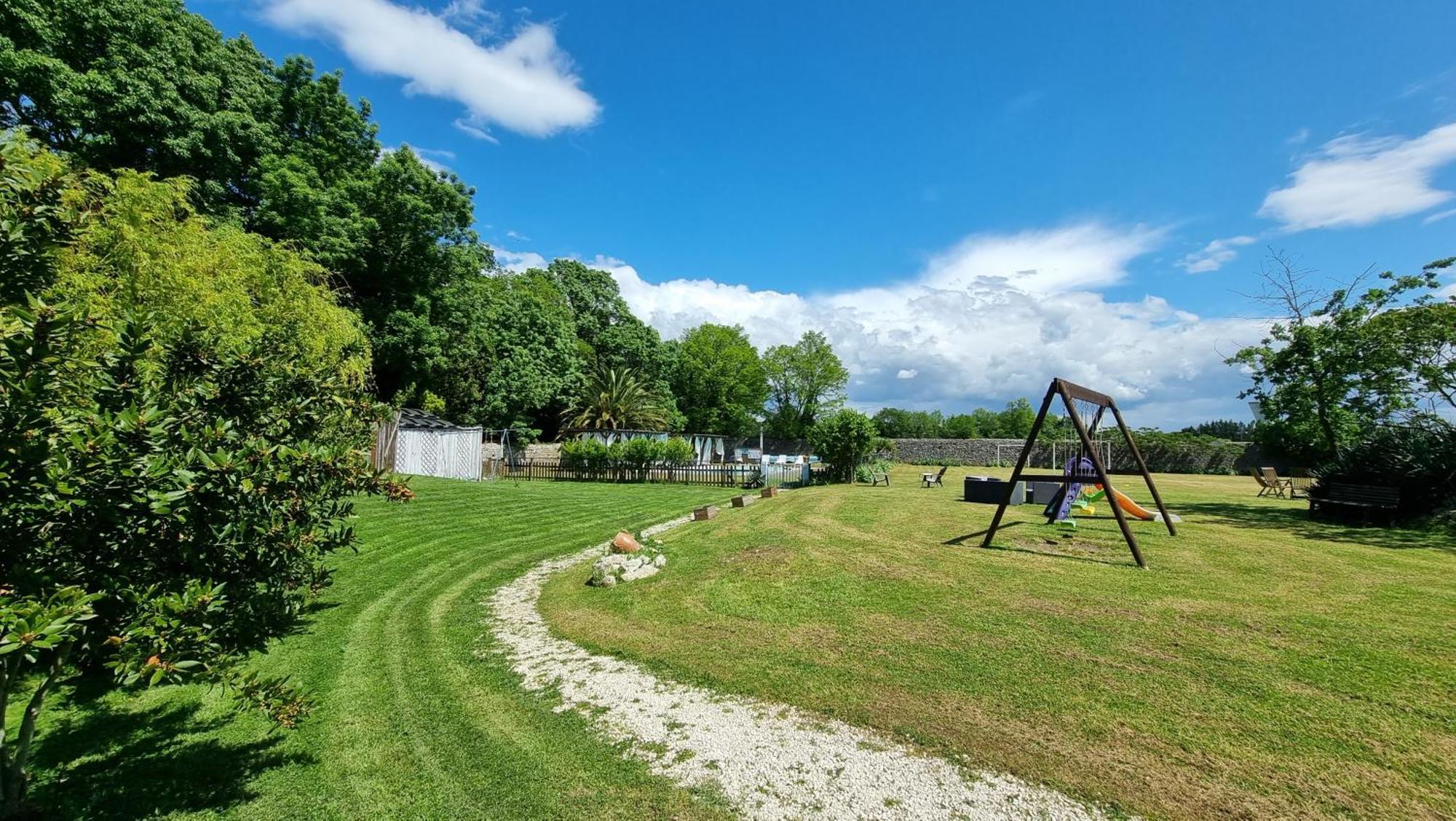 Domaine De Rochebonne Vila Saint-Just-Luzac Exterior foto