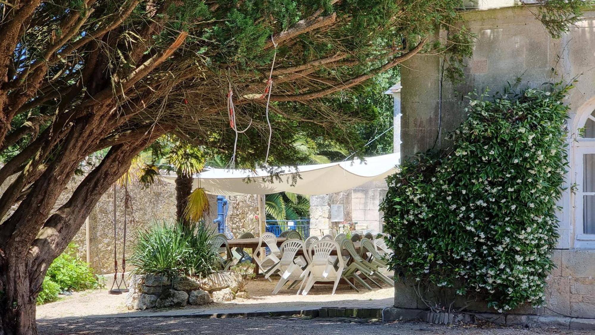Domaine De Rochebonne Vila Saint-Just-Luzac Exterior foto