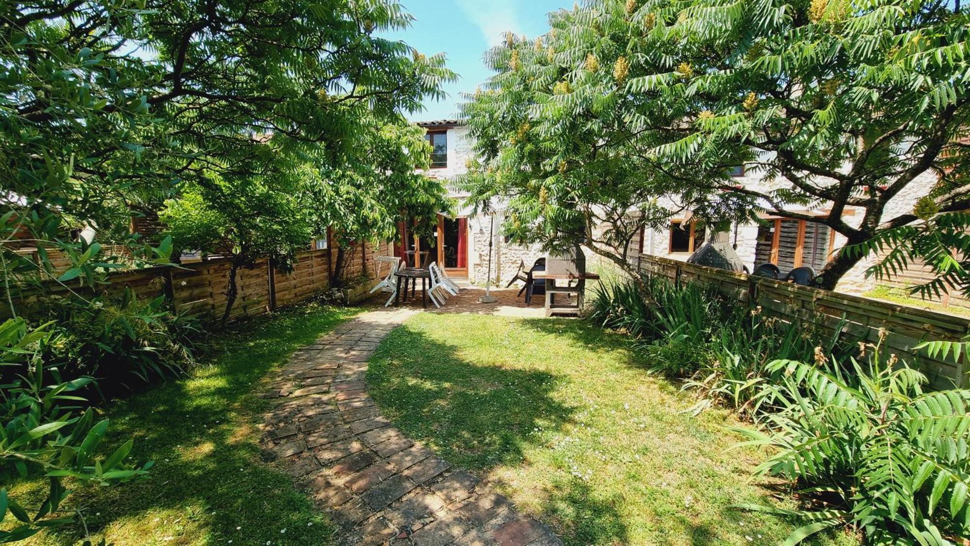 Domaine De Rochebonne Vila Saint-Just-Luzac Exterior foto